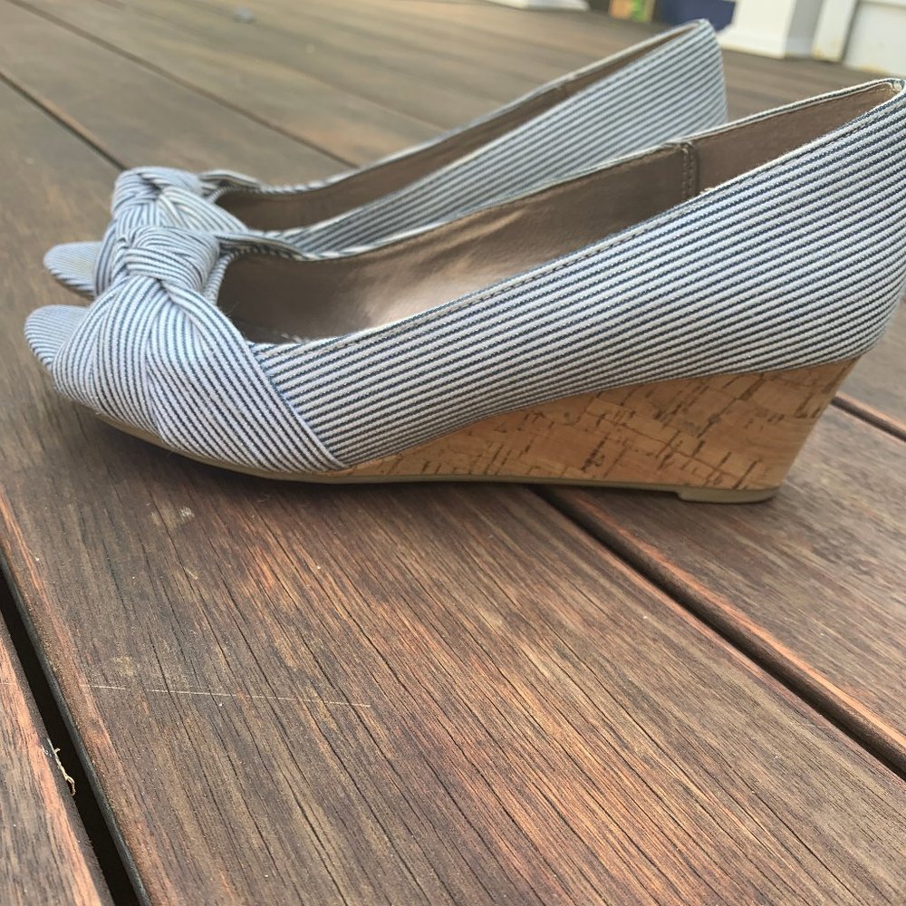 Moda Reflex Blue/White Open Toed Wedges